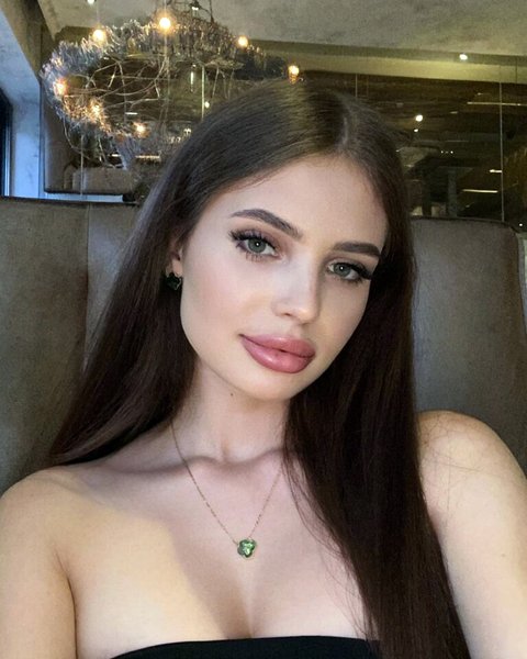 Alexandra z Prahy 1 (22 let)